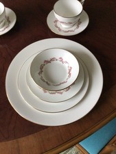Minton Laurentian Dinner service for 6