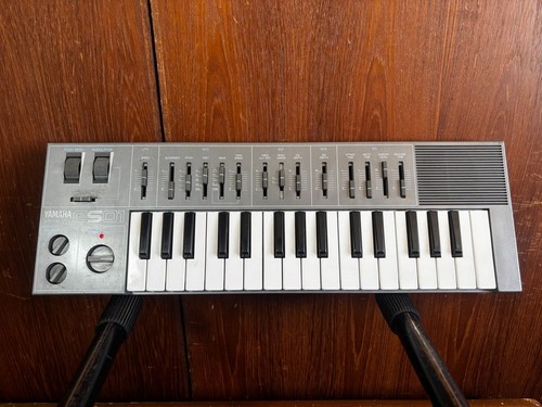 Yamaha cs01 rare white - yamaha,