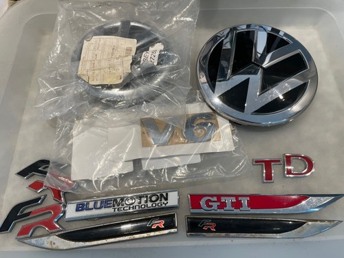 Seat badges letters - vw, &