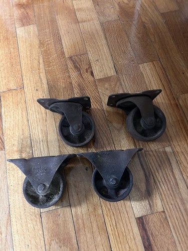 Lot antique bassick cast - lot,