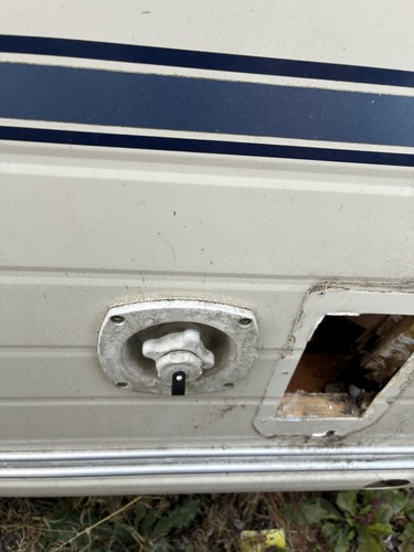 Avondale caravan water - water, inlet