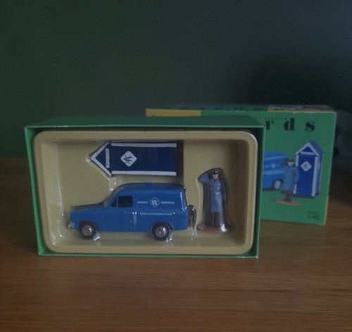 Vanguards ford anglia - ,