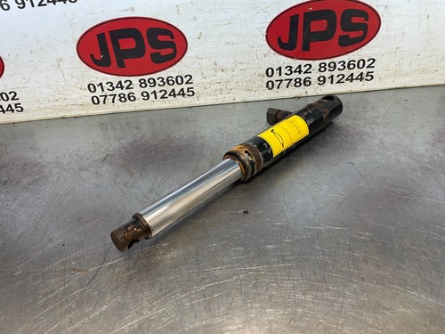 Single acting front cylinder