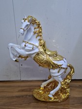 Italian Horse whaite/gold