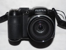 Fujifilm FinePix S1800 