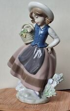 Lladro vintage mint condition 1986 "Sweet Scent" 5221, 6inchs