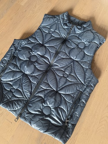 Louis vuitton sleeveless - ,