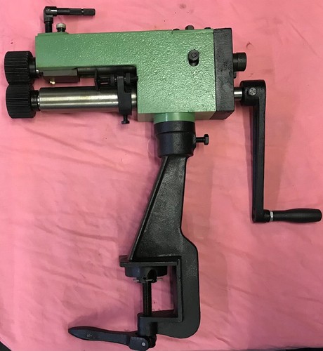 Rotary swaging machine for - machine,