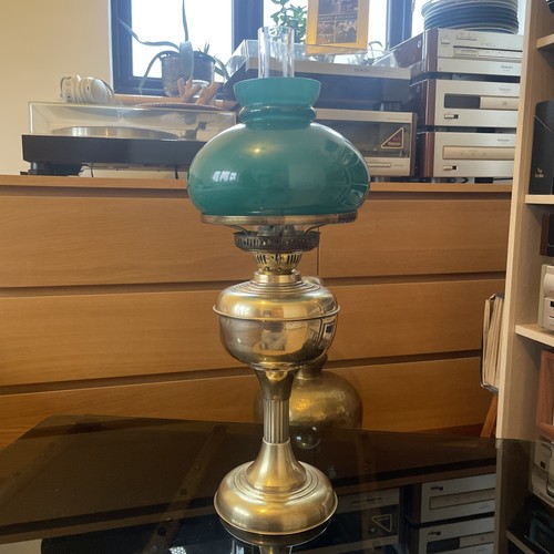 Antique brass oil lamp with - lamp,