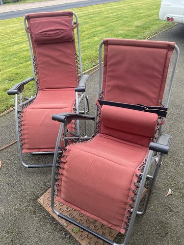 Two fully reclining sun - reclining, chairs