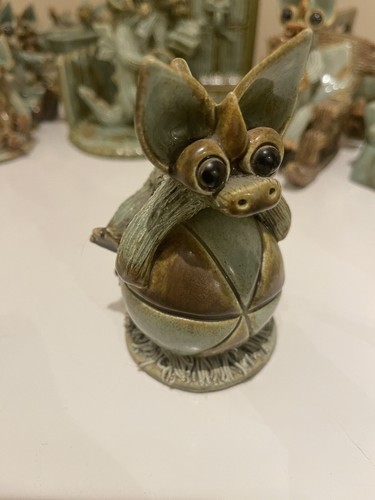 Yare dragon pottery - dragon,
