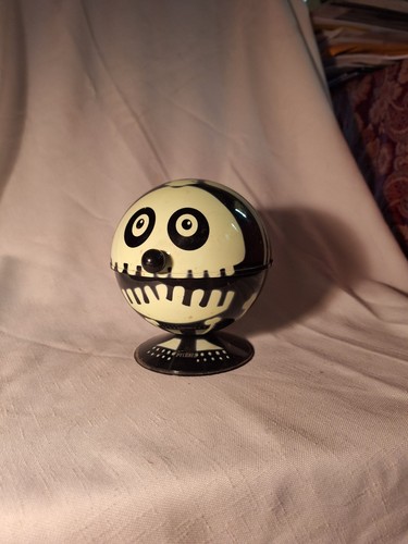 Pylones skull candy dish - candy,