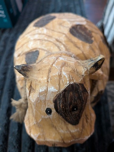 Large wooden carved spotted - large,