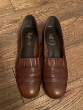 Vintage 1970’s pair of K skips ‘Serene’ leather brown shoes size 6.5 40’s Style