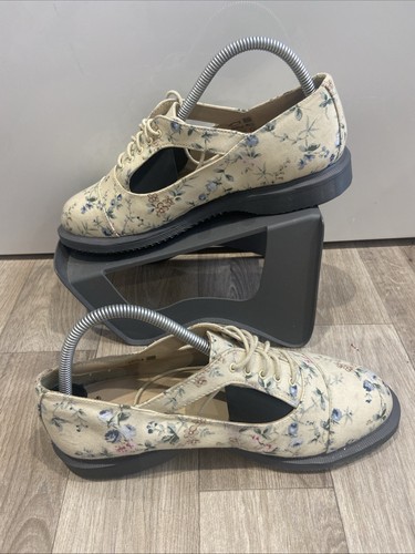 Cream floral martens carrie - floral,
