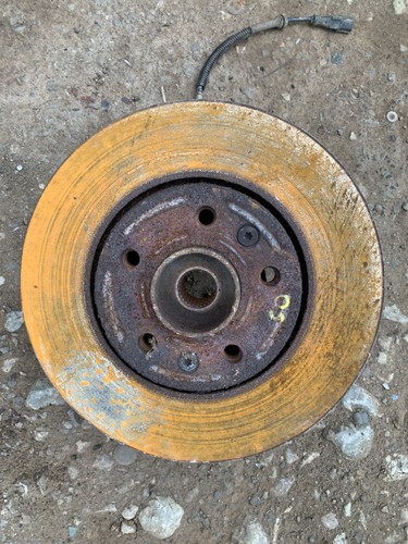Drivers front wheel - front,