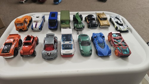 Hot wheels bundle - job, 16