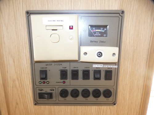 Caravan battery car switch - caravan, battery/car
