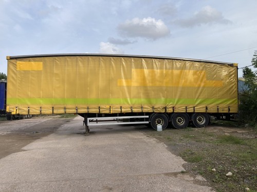 2011 tri axle curtainside - 2011,