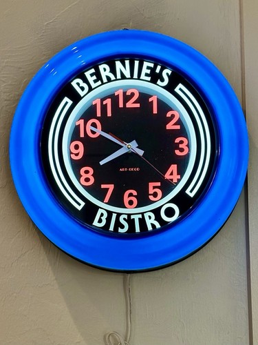 Bernie bistro art - bistro,