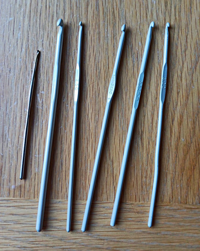 Vintage crochet hooks mixed - crochet,