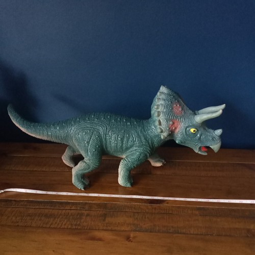 Triceratops dinosaur large - triceratops,