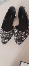 ladies size 6 shoes worn once