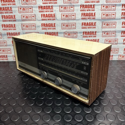 Vintage valve radio - vintage,