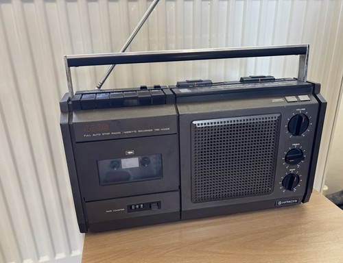 Hitachi portable radio - portable,