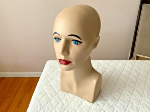 Vintage realistic mannequin - realistic,
