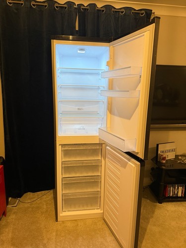 Hotpoint freestanding fridge - hotpoint,