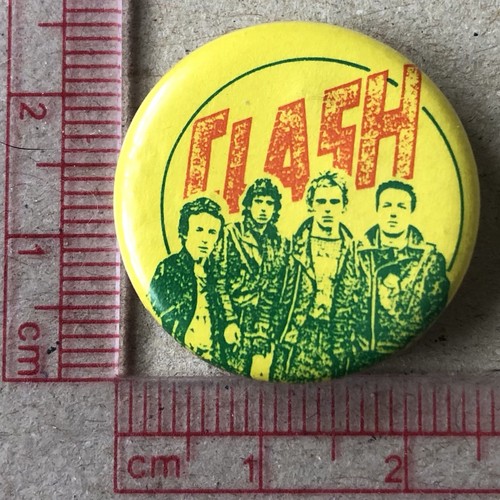 Vintage the clash pin badge - clash,