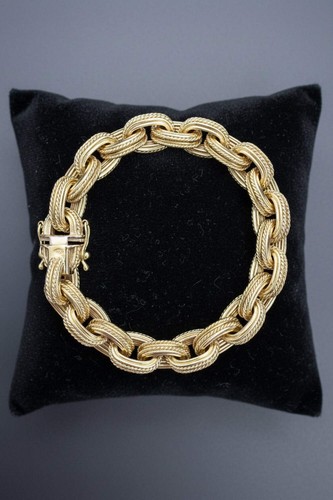 Solid 9ct yellow gold - solid,