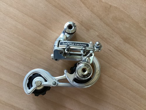 Suntour cyclone 1800 - cyclone, rd-1800