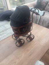 ANTIQUE STYLE WICKER BABY CARRIAGE/ VICTORIAN ERA DECORATION ORNAMENT