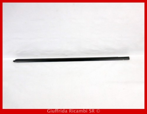Right external window scraper - right,