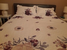 king size duvet style throw over 2mts x 2mts quilted padded with 2 cases