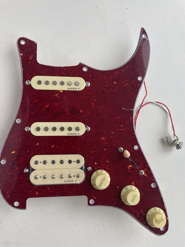 Strat guitar hss - hss, 3-ply,