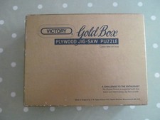 VINTAGE WOODEN VICTORY GOLD