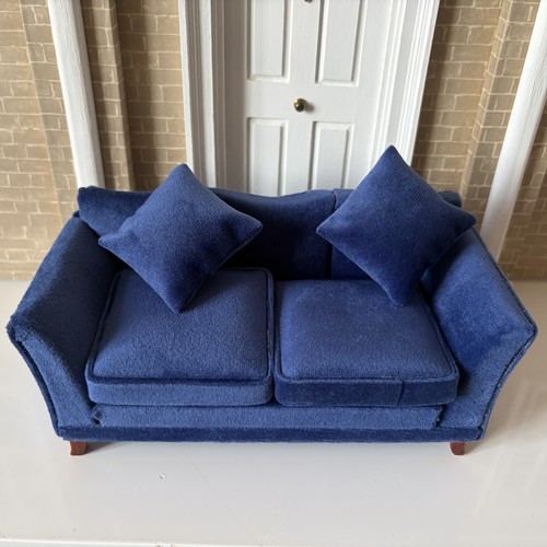 Dolls house emporium - dolls, sofa