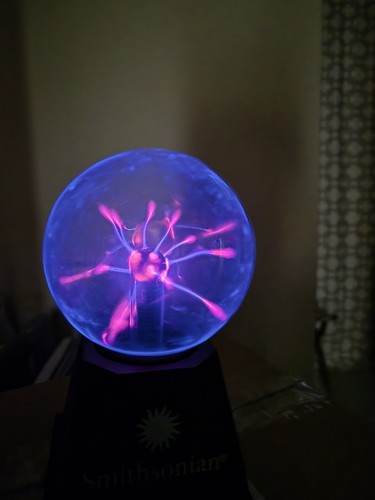Smithsonian plasma light ball - plasma,