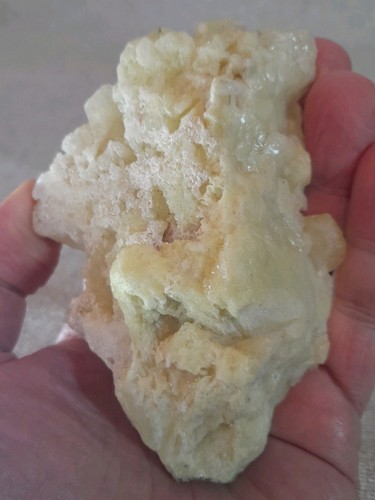 Sulphur quartz 230g - sulphur, high