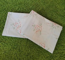 160cm x 135cm Vintage St