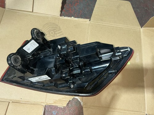 Audi tail light - audi, 8w