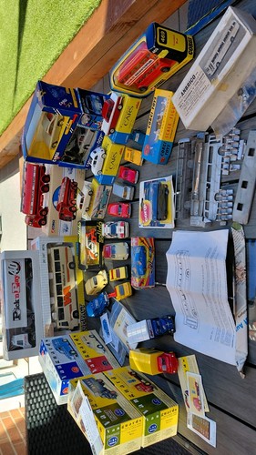 Diecast vehicles and set - vehicles,