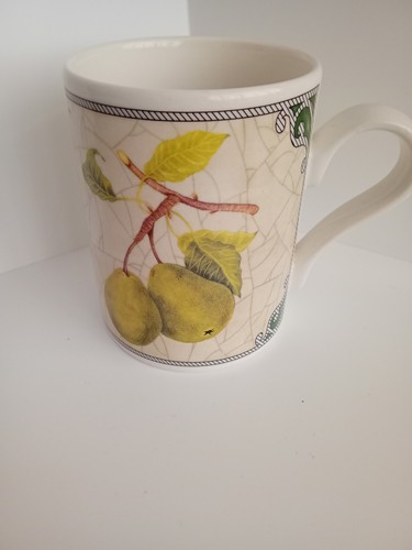 Arthur wood mug pears design - wood,