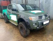 MITSUBISHI L200 BREAKING