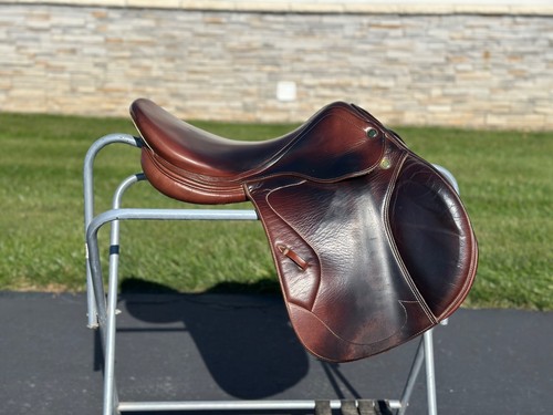 Prestige close contact jumping - close,