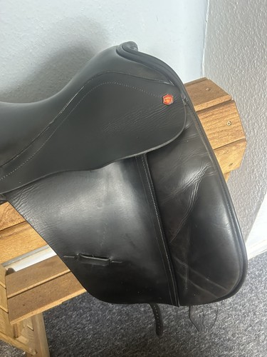 Albion dressage saddle - albion,