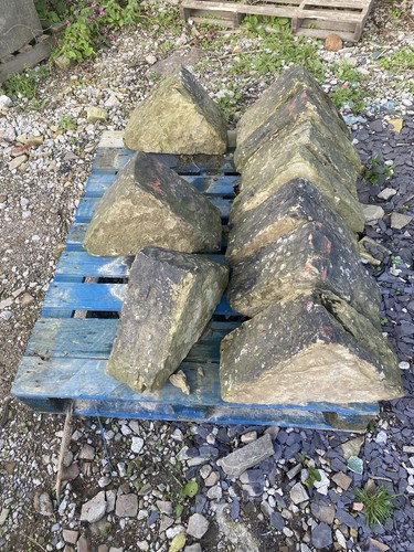 Reclaimed yorkstone triangle - reclaimed,